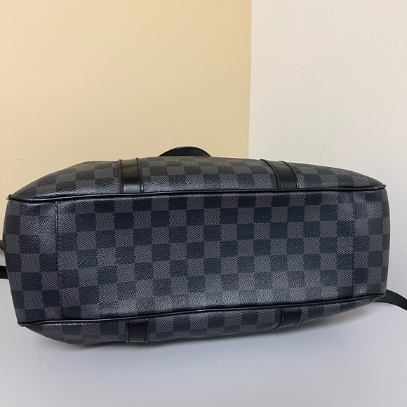 Louis Vuitton Damier Graphite Tadao Tote *Authenticated* - Picture 8 of 14